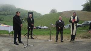 Ob otvoritvi ceste Spodnje Jelce - Presečno, 1. faza, je župan mag. Marko Diaci poudaril skrb za dobre povezave po celotni občini.(Foto: ŠENTJURČAN) 